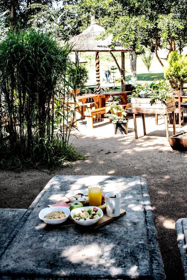 Lebo'S Soweto Backpackers Hostel Exterior photo